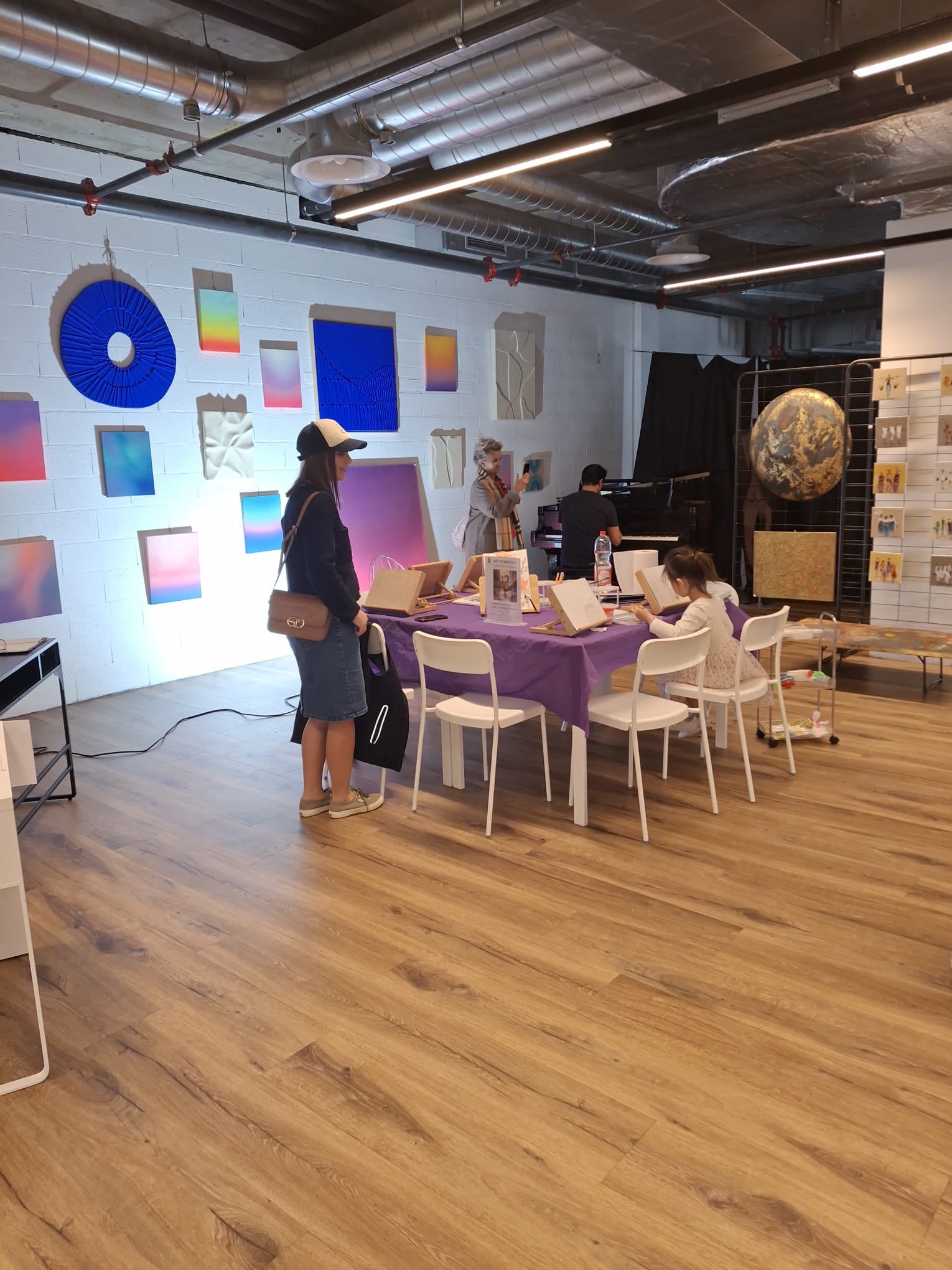 Atelier peinture autonome chez Ros'Art & Culture